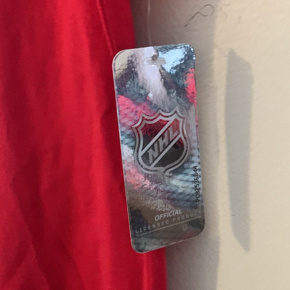 NWT - NHL Detroit Red Wings T-Shirt Men’s Size Small - Picture 4 of 5